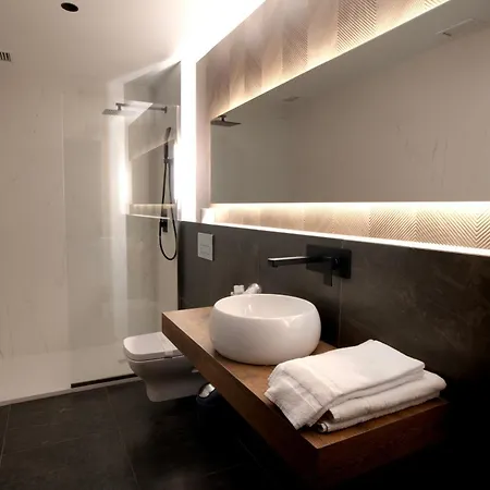 Hotel Rio Lea فندق Castro de Rei